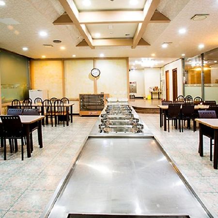 Alps Hotel Jeju Bagian luar foto