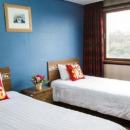 Alps Hotel Jeju Bagian luar foto