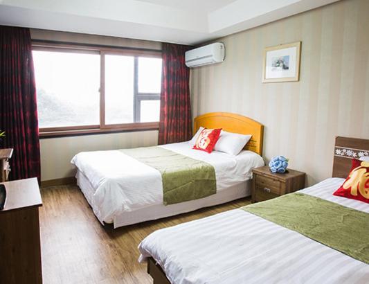 Alps Hotel Jeju Bagian luar foto