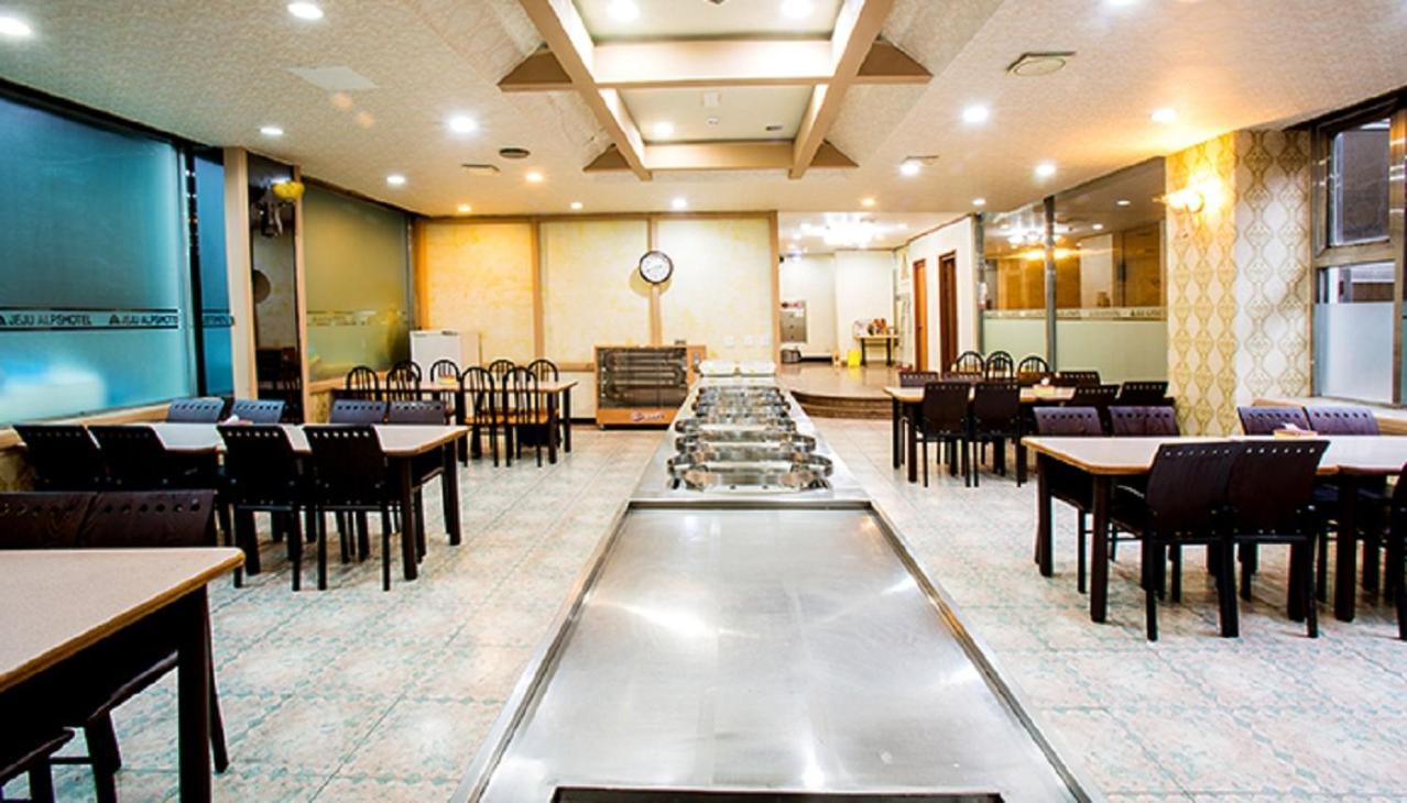 Alps Hotel Jeju Bagian luar foto