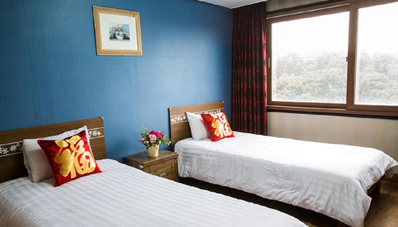 Alps Hotel Jeju Bagian luar foto