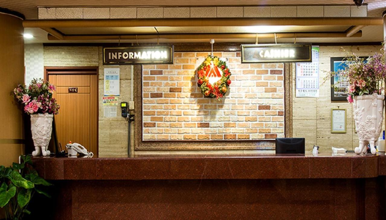 Alps Hotel Jeju Bagian luar foto